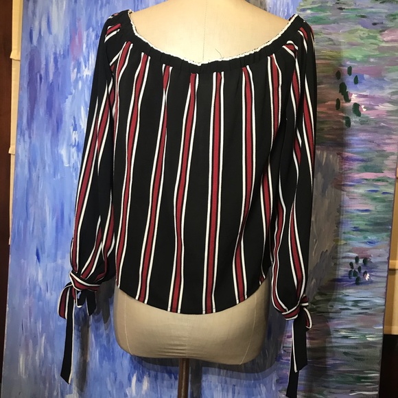 Flying tomato top size small off shoulders - Picture 6 of 8